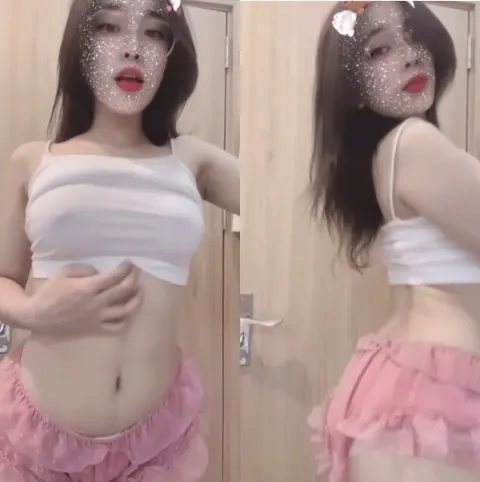 Cô nàng đắm chìm trong cuộc vui cuối tuần cùng bạn bè – sex VN
