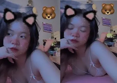 Minh Tú mê mẩn idol Y