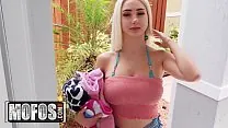 Video nóng bỏng của Skylar Vox với em gái trong bộ đồ ngủ gợi cảm