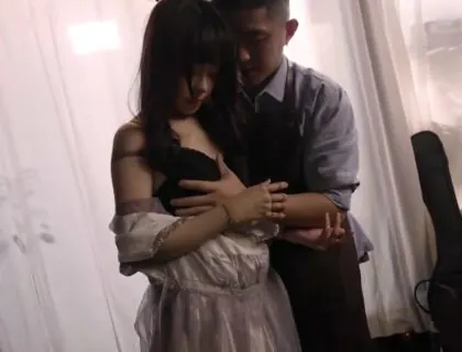 Nửa đêm, nghệ nhân khéo tay tận hưởng với búp bê tự chế tác | Sex TQ