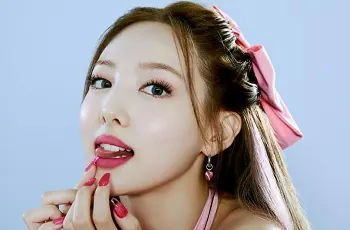 Nayeon TWICE bị lộ clip nóng đang ân ái với đại gia